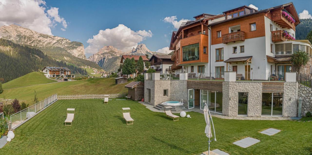 Hotel Chalet Dlaces Selva di Val Gardena Exteriör bild