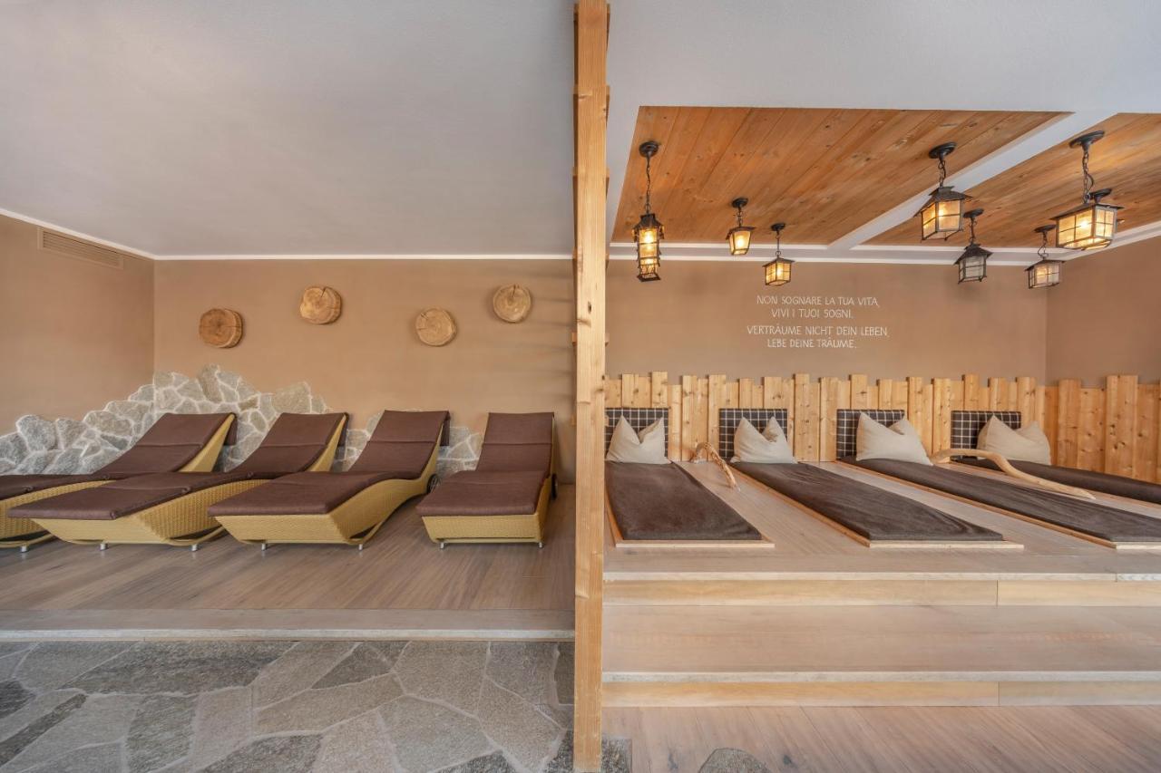 Hotel Chalet Dlaces Selva di Val Gardena Exteriör bild