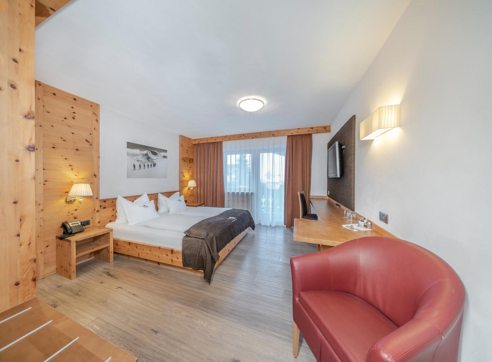 Hotel Chalet Dlaces Selva di Val Gardena Exteriör bild