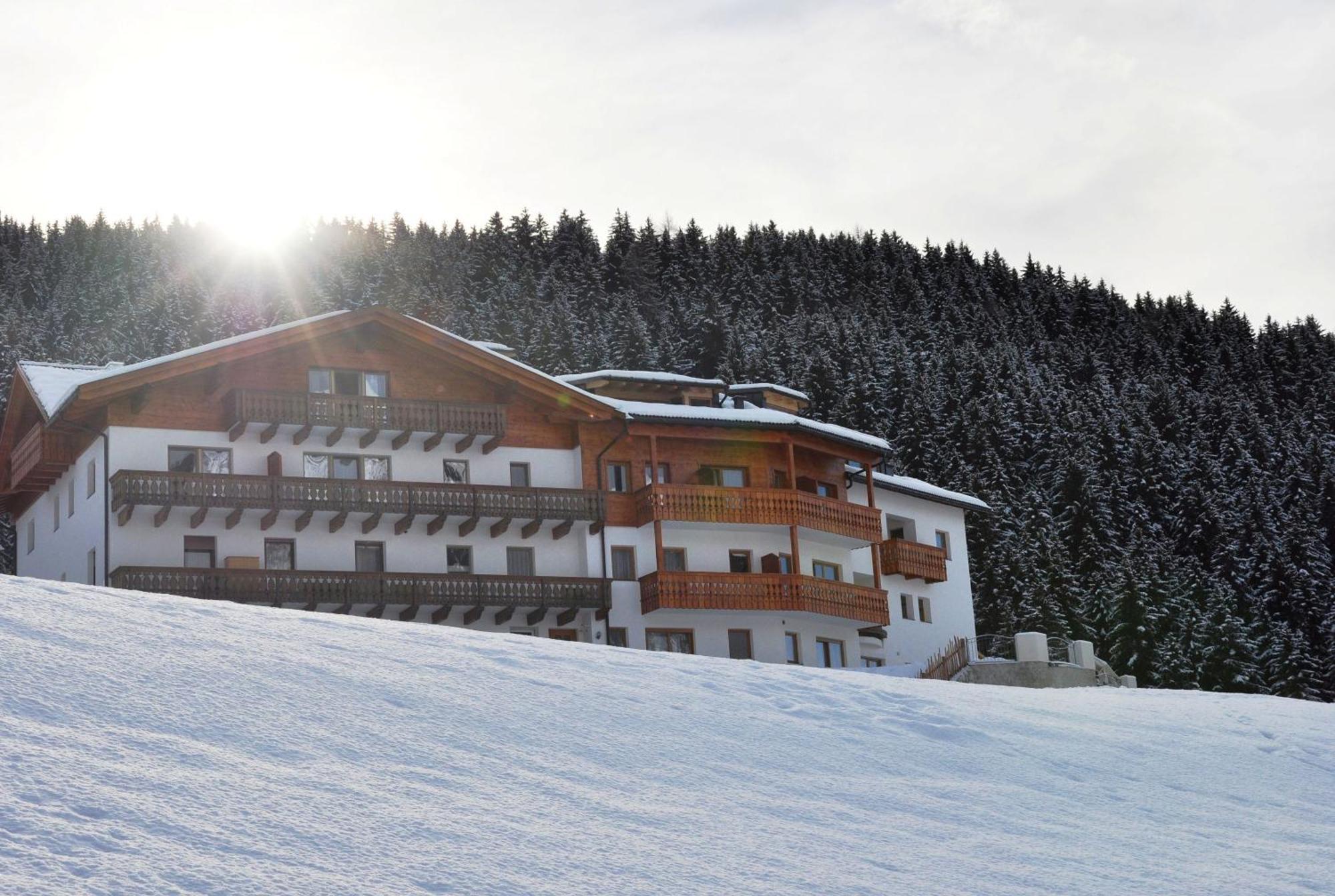 Hotel Chalet Dlaces Selva di Val Gardena Exteriör bild